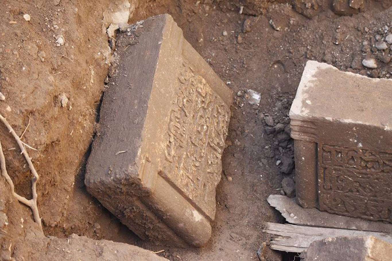 Bin 200 yıllık mezar Peygamber kâtibine mi ait? Bin 200 yıllık mezar Peygamber kâtibine mi ait?